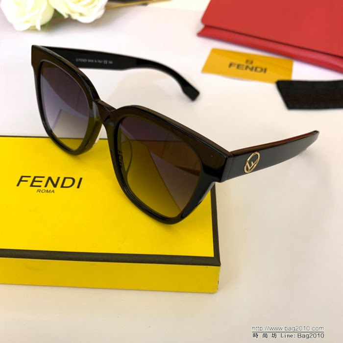 FENDI芬迪 高品質 女款太陽鏡 FF0373S  lly1649